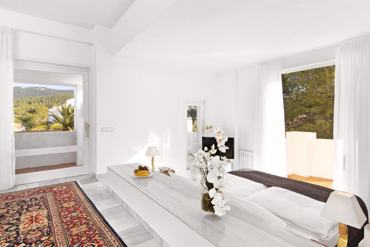 Hotel Village Cala Vadella  Bagian luar foto