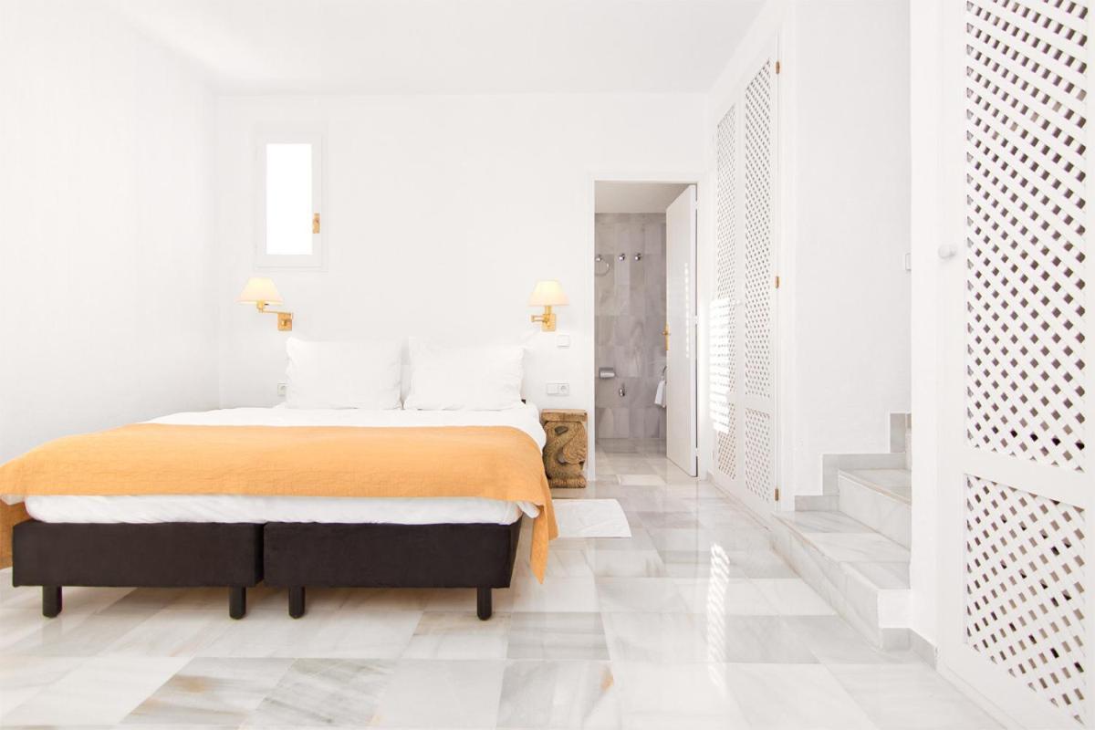 Hotel Village Cala Vadella  Bagian luar foto