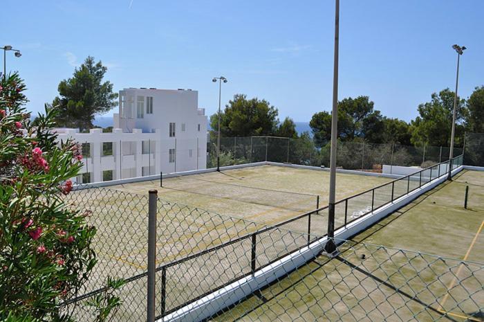 Hotel Village Cala Vadella  Bagian luar foto