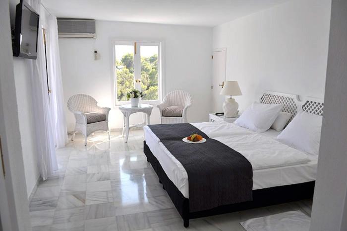 Hotel Village Cala Vadella  Ruang foto