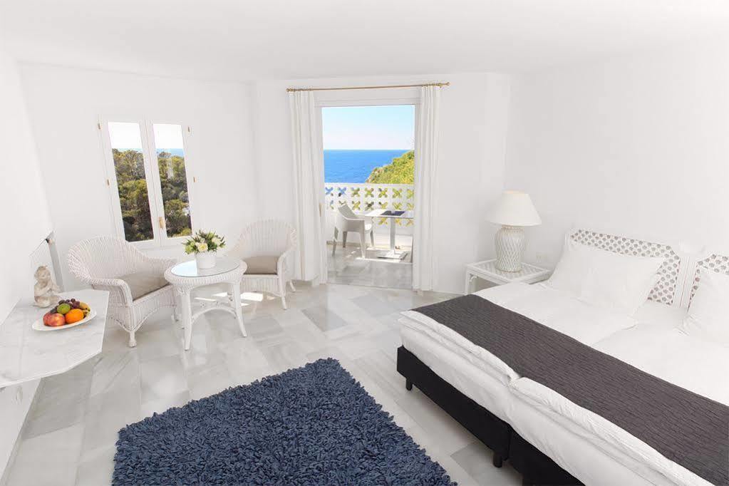 Hotel Village Cala Vadella  Bagian luar foto